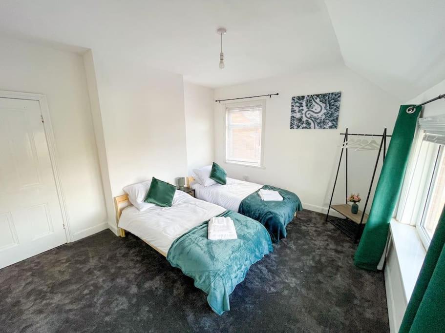 Perfect For Contractors & Families! 7 Beds Free Parking Apartment Birmingham Luaran gambar